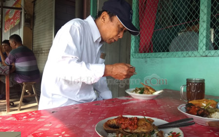 Termurahh...!!! Makan Kenyang dan Teh Hangat Hanya Rp5 Ribu